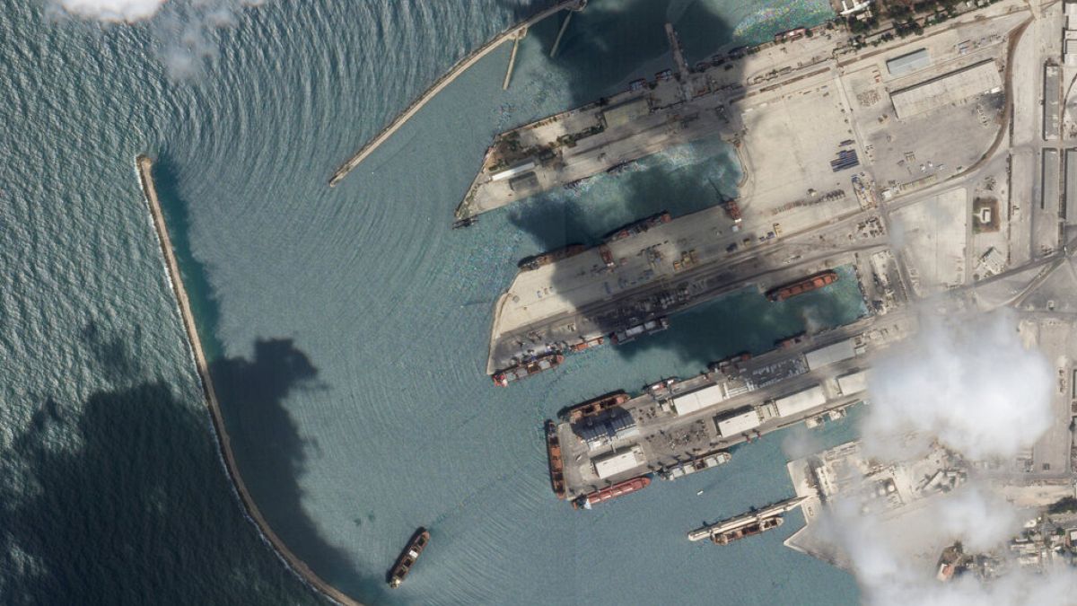 AP'nin uydu görüntülerinden yaptığı analizde, Ukrayna’nın Odessa Limanı’ndan 1 Ağustos’ta ayrılan Razoni isimli kuru yük gemisinin Suriye'ye vardığı tespit edildi
