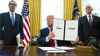 ترامپ افزایش تحریم ها علیه ایران را امضاء کرد/۸ مه ۲۰۱۸ میلادی