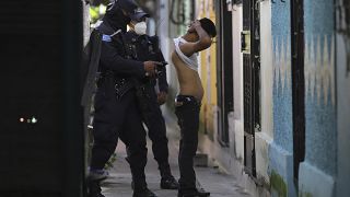 El Salvador'da 5 ayda suç çetelerine üye olduğu öne sürülen 50 bin kişi tutuklandı