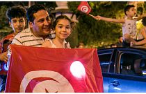 التونسيون يحتفلون بالاستفتاء على الدستور الجديد