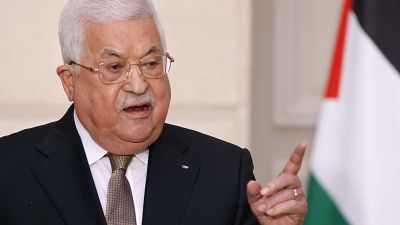 الرئيس الفلسطيني أصدر بيانا يوضح فيه تصريحاته حول المحرقة التي أدلى بها أثناء زيارته إلى ألمانيا
