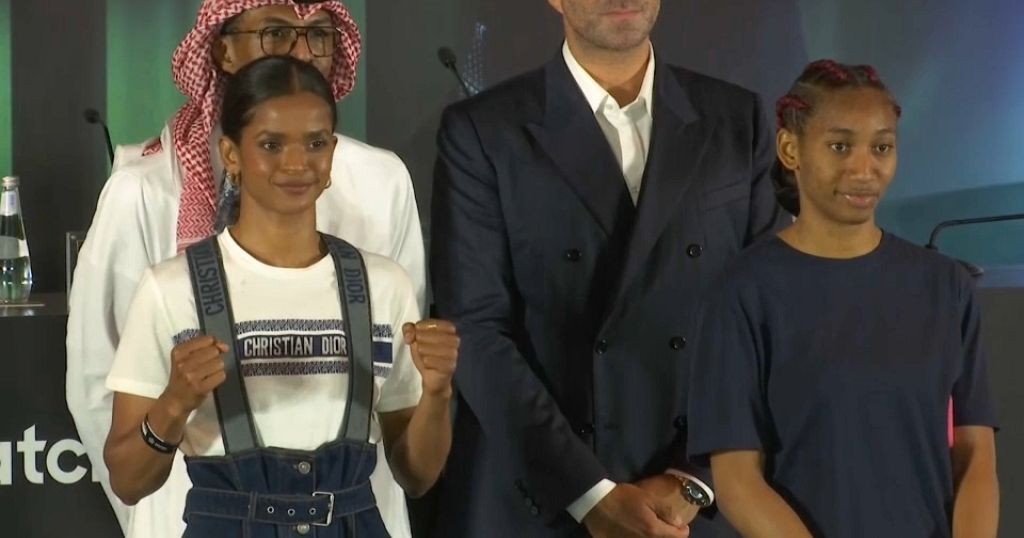 الملاكمة: تشرفت رملة علي بالمشاركة في أول قتال نسائي في السعودية