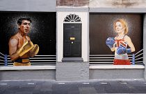 El mural en la calle de Belfast con Liz Truss y Rishi Sunak