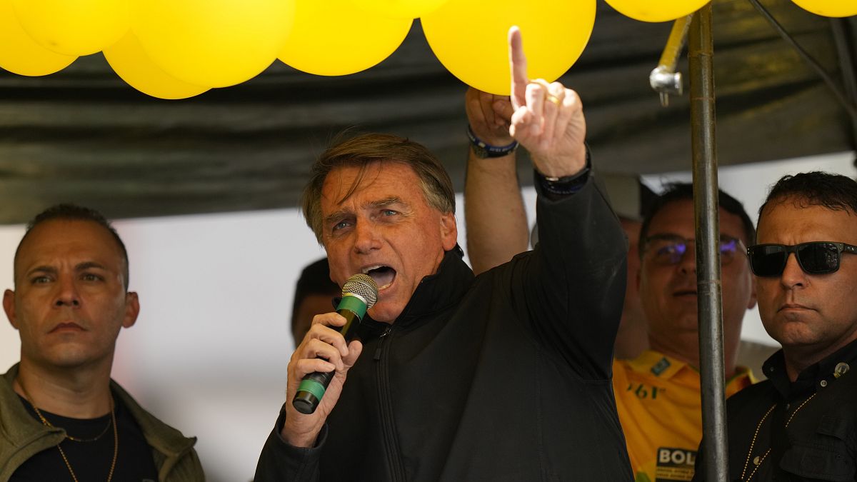 الرئيس جايير بولسونارو في تجمع لحملته الانتخابية في ولاية ميناس جيرايس، البرازيل. 