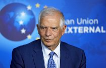 El jefe de la diplomacia europea, Josep Borrell, se dirige a la prensa tras su reunión con los líderes de Serbia y Kóvoso
