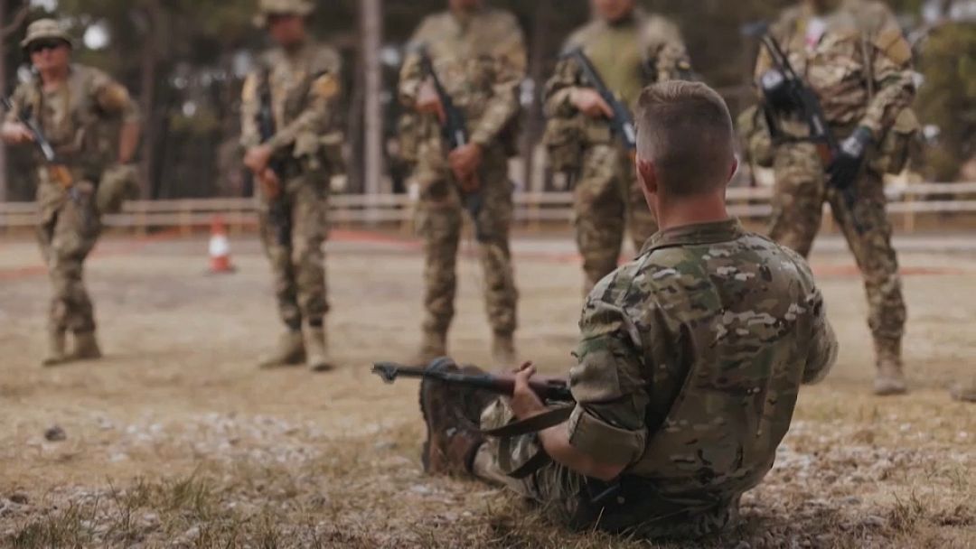 British Army Trains Ukrainian Soldiers In Urban Combat Techniques ...