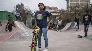Ethiopie : les filles aussi font du skateboard et défient les préjugés