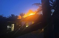 Le fiamme nei pressi della villa di Giorgio Armani a Pantelleria