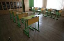 Los colegios en Ucrania que estén en zonas no afectadas actualmente por la guerra, y que cuenten con un refugio antibombas, podrán abrir sus puertas.
