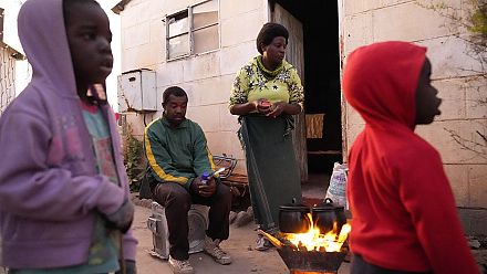 High cost of living pushes Zimbabweans to the brink