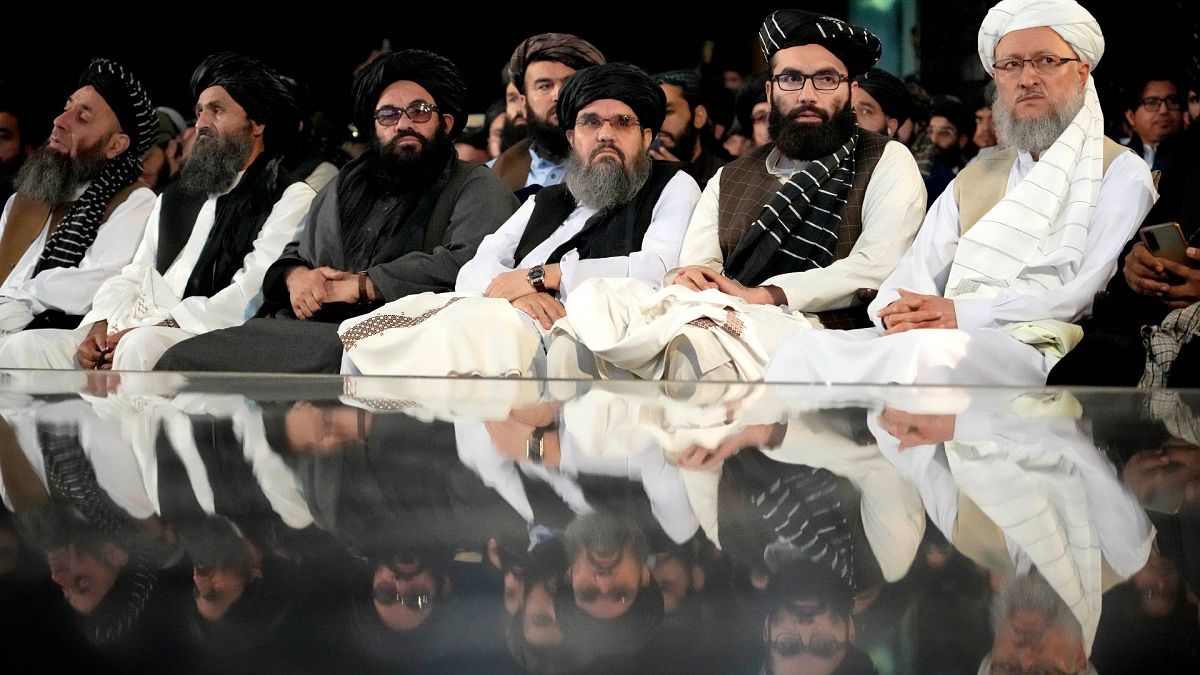 قادة طالبان يحضرون مراسم إحياء الذكرى التاسعة لوفاة الملا محمد عمر، الزعيم الراحل ومؤسس حركة طالبان، كابول، أفغانستان، الأحد 24 أبريل 2022