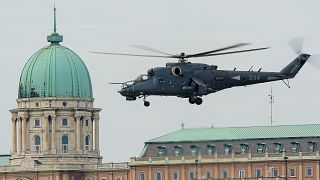 A Honvédség Mi-24-es harci helikoptere a 2021-es légiparádén