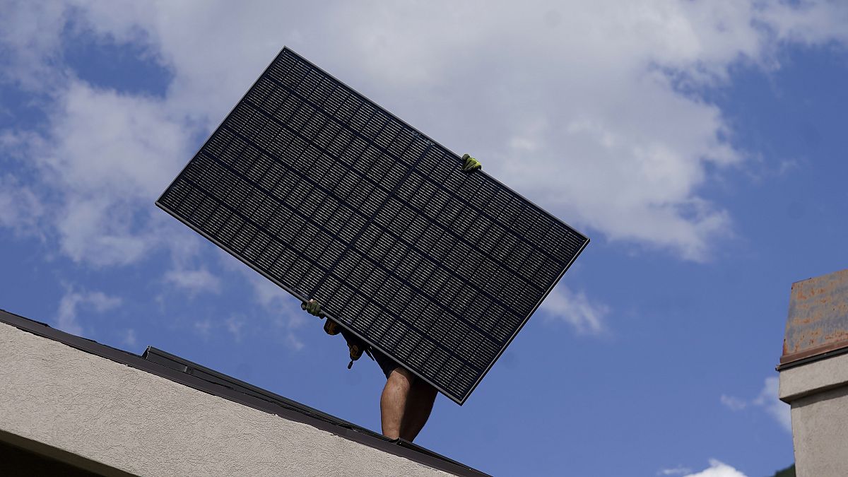 Цены на солнечные ��анели в Венгрии выросли в полтора раза, но и за такие деньги их не найти