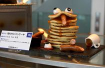 Tortitas con salchichas en una exposición en Japón