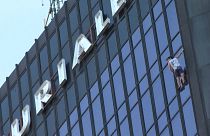 Alexis Landot escala una Torre de las Mercuriales en París