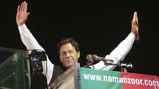 رئيس الوزراء الباكستاني السابق، عمران خان يلقي كلمة أمام تجمع سياسي في مدينة إسلام أباد، 21 أغسطس 2022.