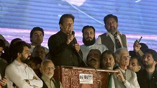 Khan hielt in den letzten Monaten Massenkundgebungen für seine Anhänger ab, in der Hoffnung, ins Amt zurückkehren zu können