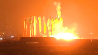 Incêndios em partes que restam de silos no porto de Beirute têm sido frequentes
