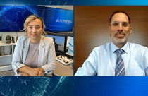 Ο Γενικός Ελεγκτής της Κύπρου, Οδυσσέας Μιχαηλίδης, συνομιλεί με την δημοσιογράφο του Euronews, Φαίη Δουλγκέρη