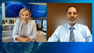 Ο Γενικός Ελεγκτής της Κύπρου, Οδυσσέας Μιχαηλίδης, συνομιλεί με την δημοσιογράφο του Euronews, Φαίη Δουλγκέρη