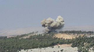 ضربة روسية تستهدف موقعا بالقرب من إدلب شمال سوريا