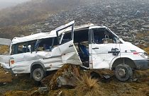 Imagen del minibús tras el accidente.