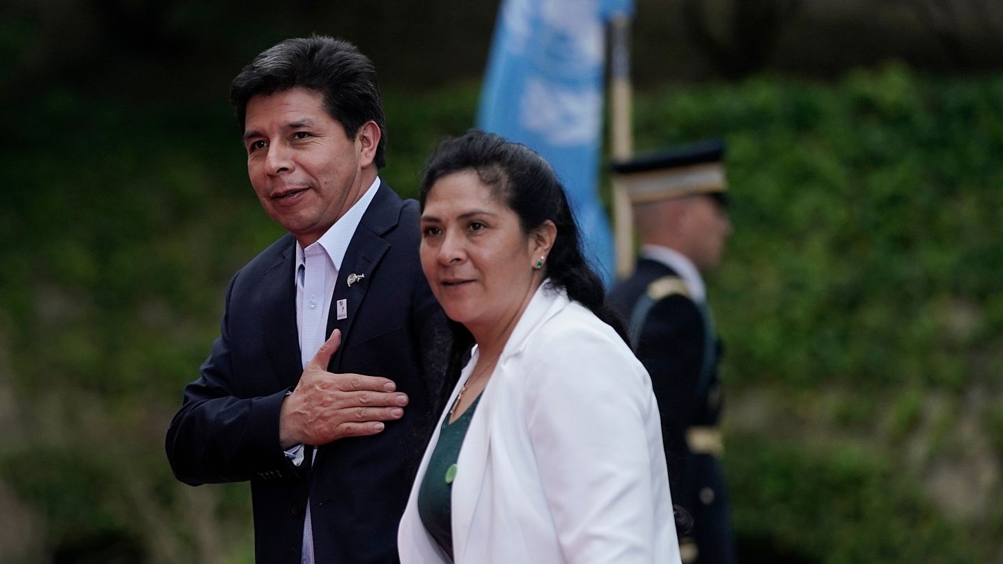 La Fiscalía de Perú pide prohibir la salida del país a la esposa de Pedro Castillo | Euronews