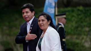 Presidente de Perú, Pedro Castillo, junto a su esposa, Lilia Paredes, camino a una cena oficial de la Cumbre de las Américas en la ciudad de Lo Ángeles, Estados Unidos. 9/6/22