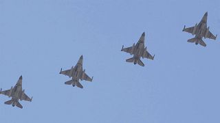 Konya'da bir askeri üsse inmek üzere olan F-16 savaş uçakları (arşiv) 