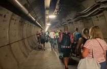 Evakuierung aus dem Eurotunnel über den Wartungstunnel
