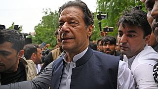 رئيس الوزراء الباكستاني السابق عمران خان يصل للمثول أمام محكمة مكافحة الإرهاب في إسلام أباد، حيث أُفرح عنه بكفالة، 25 أغسطس 2022.