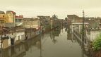 Pakistan: Evacuated residents await help after deadly floods