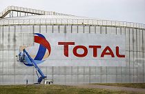 Fransız petrol devi Total'in, Ukrayna'yı bombalayan jetlere yakıt sağladığı iddia edildi