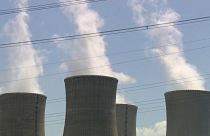 Betriebstürme des Kernkraftwerks Mochovce