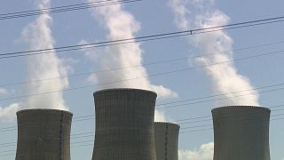 Betriebstürme des Kernkraftwerks Mochovce