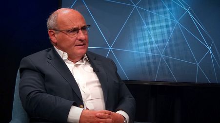 Young people should get in touch with young migrants, says IOM’s Vitorino