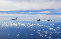 Tayvan Adası çevresinde askeri tatbikat yapan Çin ordusuna ait savaş uçakları 