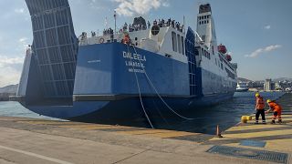 Το πλοίο Daleela στο λιμάνι του Πειραιά