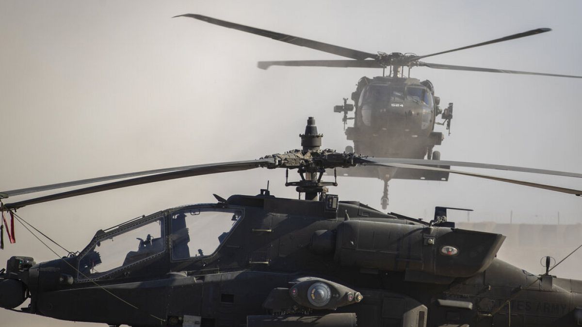 CENTCOM kuvvetleri bölgedeki İran destekli militanlara AH-64 Apache helikopterleri, AC-130 silahlı helikopterler ve M777 toplar ile saldırı düzenledi