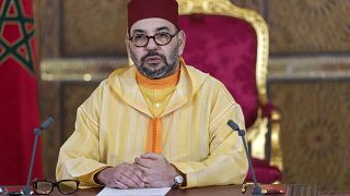 الملك المغربي محمد السادس في القصر الملكي في مدينة فاس، شمال شرق المغرب، في 8 أكتوبر 2021.