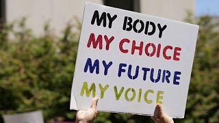 "Mon corps, moi choix, mon futur, ma voix" : pancarte brandie lors d'une manifestation en faveur de l'avortement, le 7 juillet 2022, à Columbia en Caroline du Nord