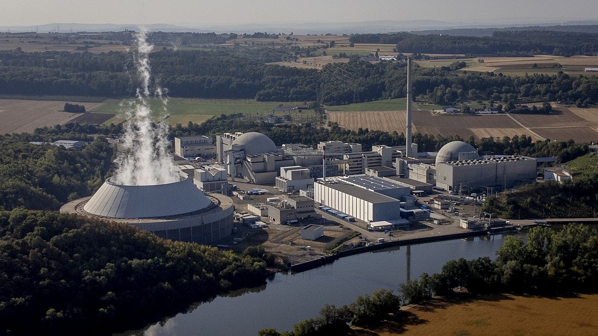 محطة الطاقة النووية في نيكارويستهايم بألمانيا