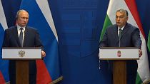 Vladimir Putin e Viktor Orban em conferência de imprensa conjunta