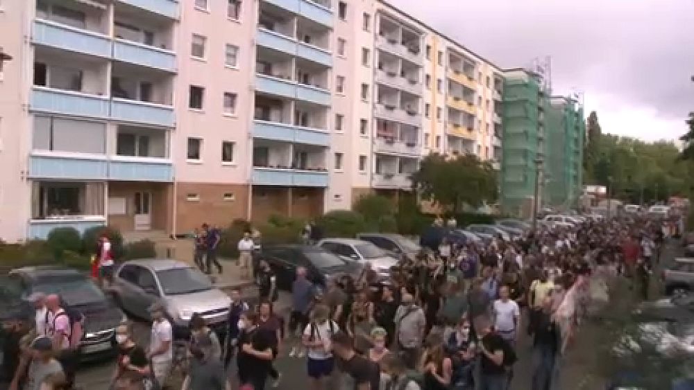 Tausendfacher Protest gegen Rassismus in RostockLichtenhagen Euronews