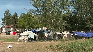 Acampamento de migrantes em Subotica, na fronteira entre a Sérvia e a Hungria
