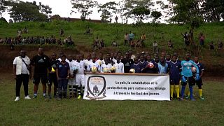 Los jóvenes futbolistas de la Academis de Fútbol de Virunga, en Rumangabo, Kibu del Norte