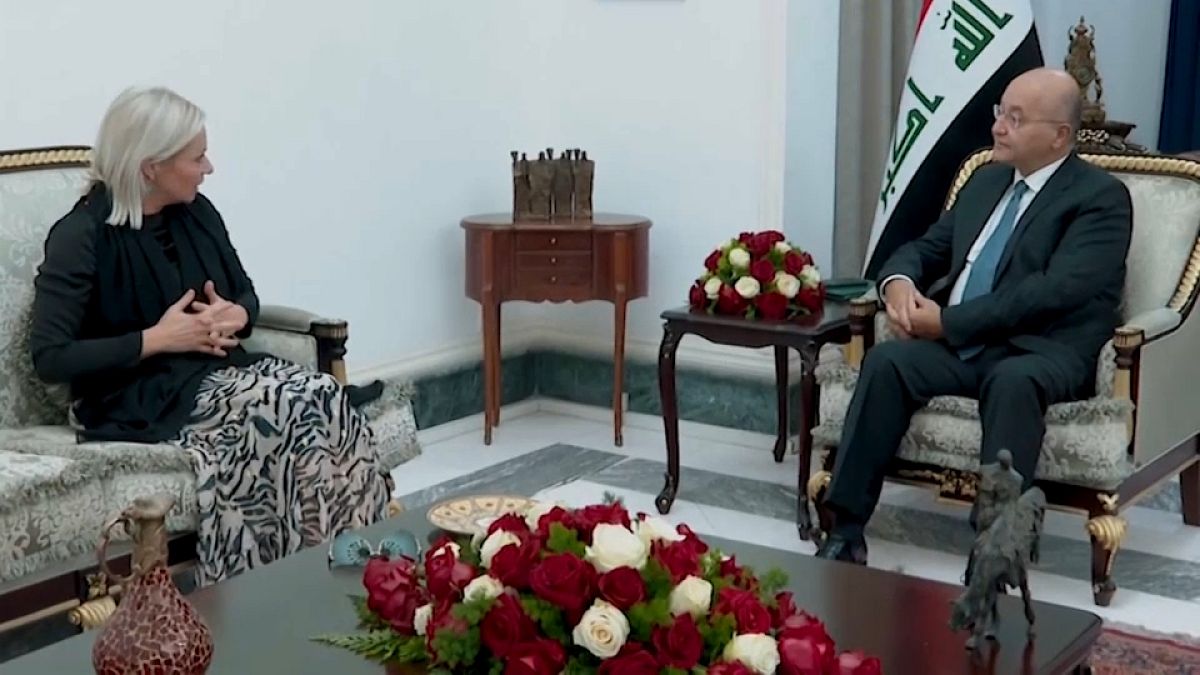 الرئيس العراقي برهم صالح والممثلة الخاصة للأمين العام للعراق ورئيسة بعثة الأمم المتحدة لمساعدة العراق جينين هينيس بلاسخارت