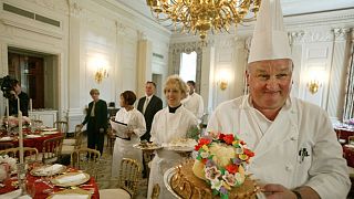 رولاند منی‌یه، شیرینی‌پز باسابقه فرانسوی‌الاصل که در آشپزخانه کاخ سفید