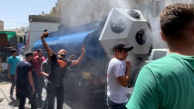 In Amman wird wegen der Hitzewelle Wasser versprüht