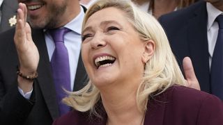 مارين لوبان خلال تجمع انتخابي في باريس (حزيران-يونيو 2022)